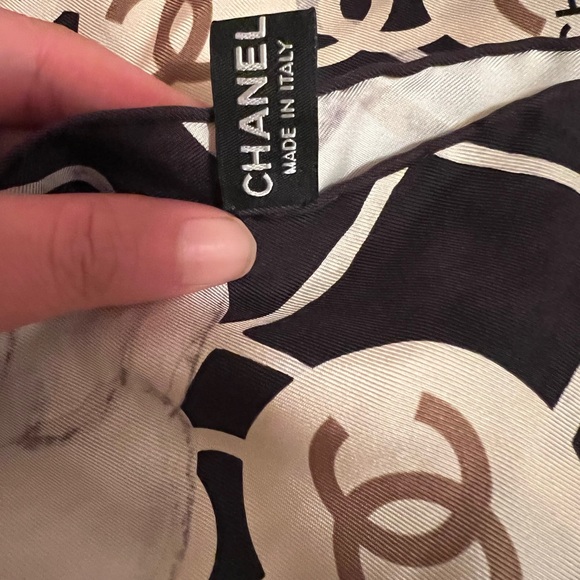(SOLD) Chanel Scarf - Picture 3 of 3